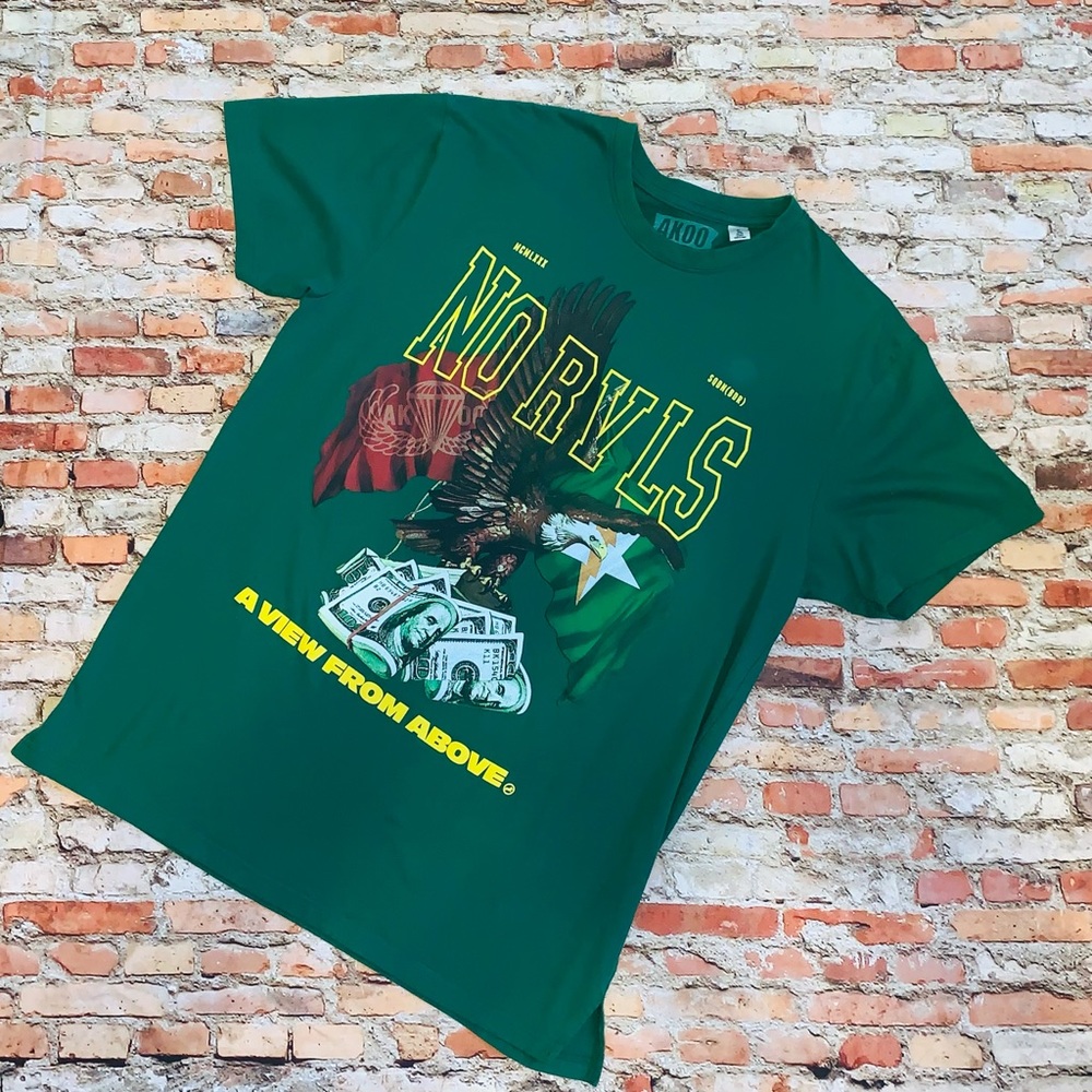 Men’s Akoo tee